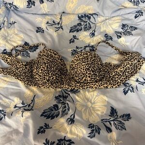 Leopard print underwire bikini top with a double band and adjustable straps